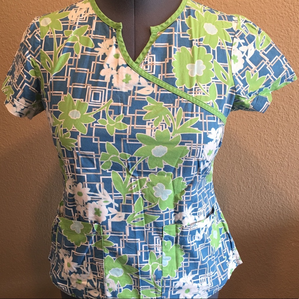 Scrub top